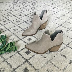 Vince Camuto Gigietta booties
